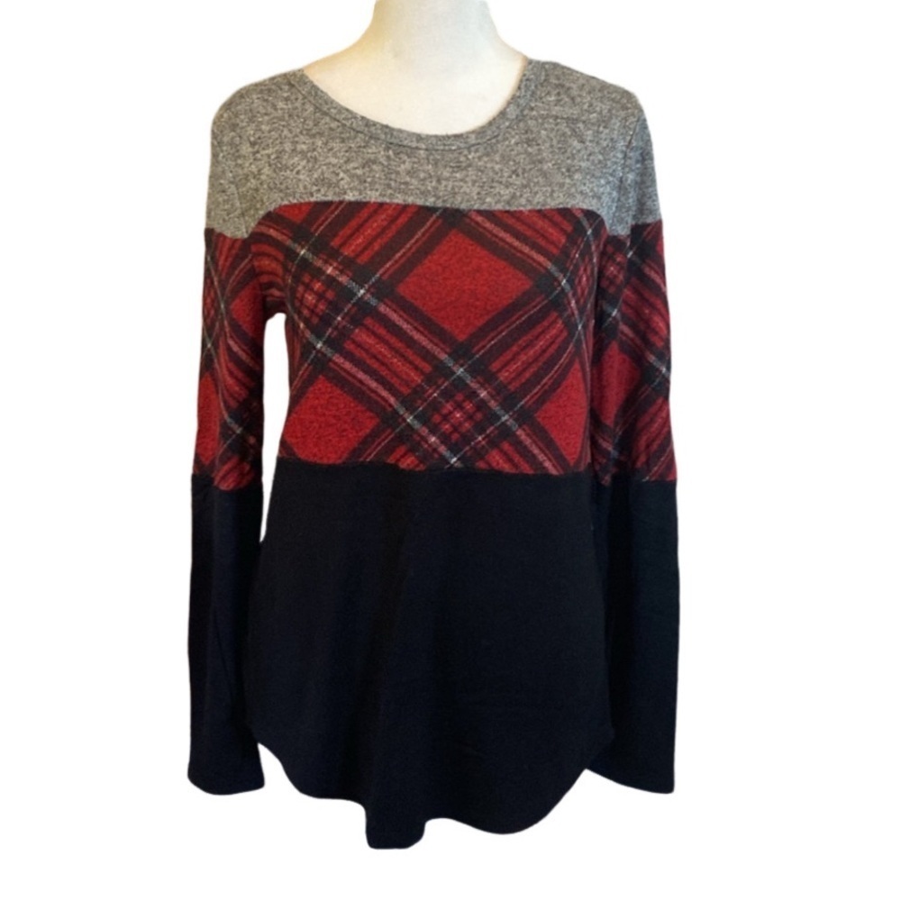 Maurice’s sweater. Size XS. Cute color block with red plaid, black & gray!